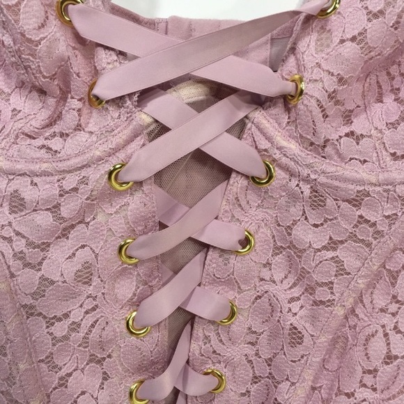 VS LACE-UP LACE CORSET TOP SZ 36C - Picture 5 of 6